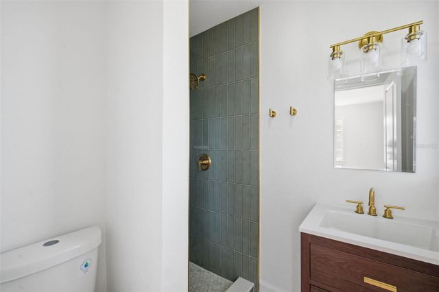 3805 W PEARL AVENUE, Tampa, FL 33611