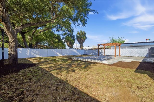 3805 W PEARL AVENUE, Tampa, FL 33611