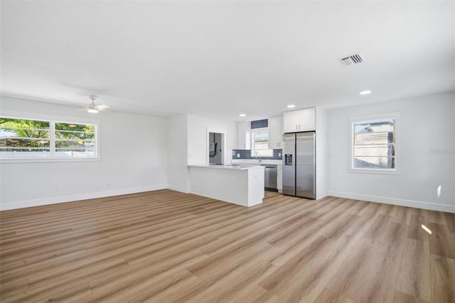 3805 W PEARL AVENUE, Tampa, FL 33611