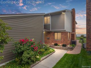 22516 Beach Street, Saint Clair Shores, MI 48081