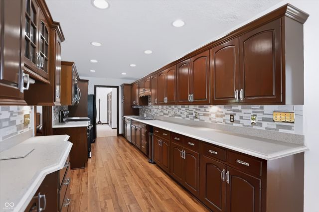 2088 Golfview Court, Greenwood, IN 46143