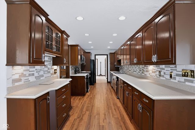 2088 Golfview Court, Greenwood, IN 46143