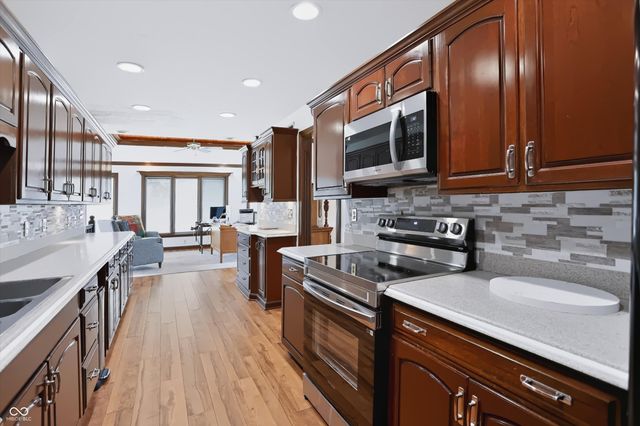 2088 Golfview Court, Greenwood, IN 46143