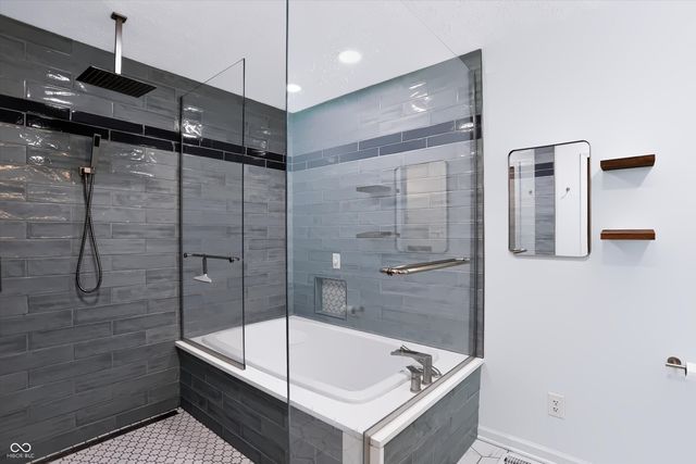 2088 Golfview Court, Greenwood, IN 46143
