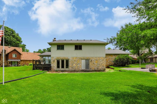 2088 Golfview Court, Greenwood, IN 46143