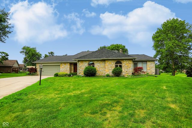 2088 Golfview Court, Greenwood, IN 46143