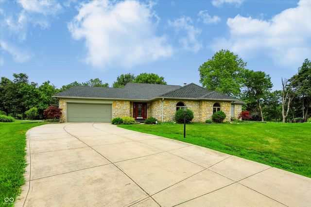 2088 Golfview Court, Greenwood, IN 46143