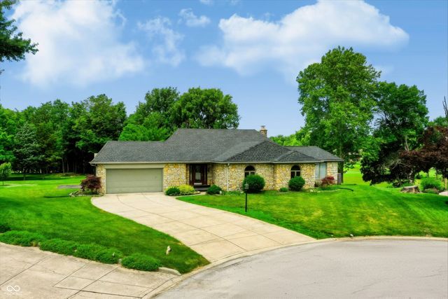 2088 Golfview Court, Greenwood, IN 46143