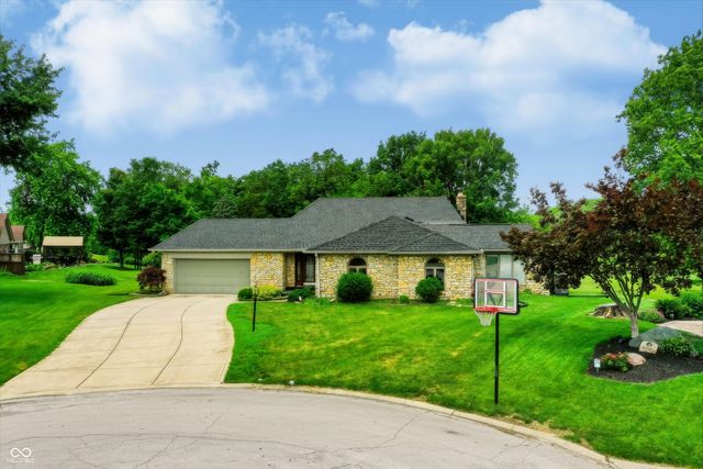 2088 Golfview Court, Greenwood, IN 46143