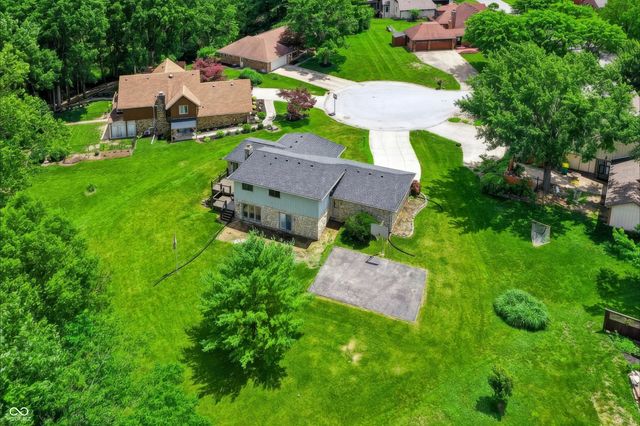 2088 Golfview Court, Greenwood, IN 46143