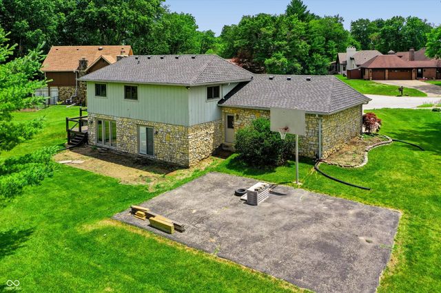 2088 Golfview Court, Greenwood, IN 46143
