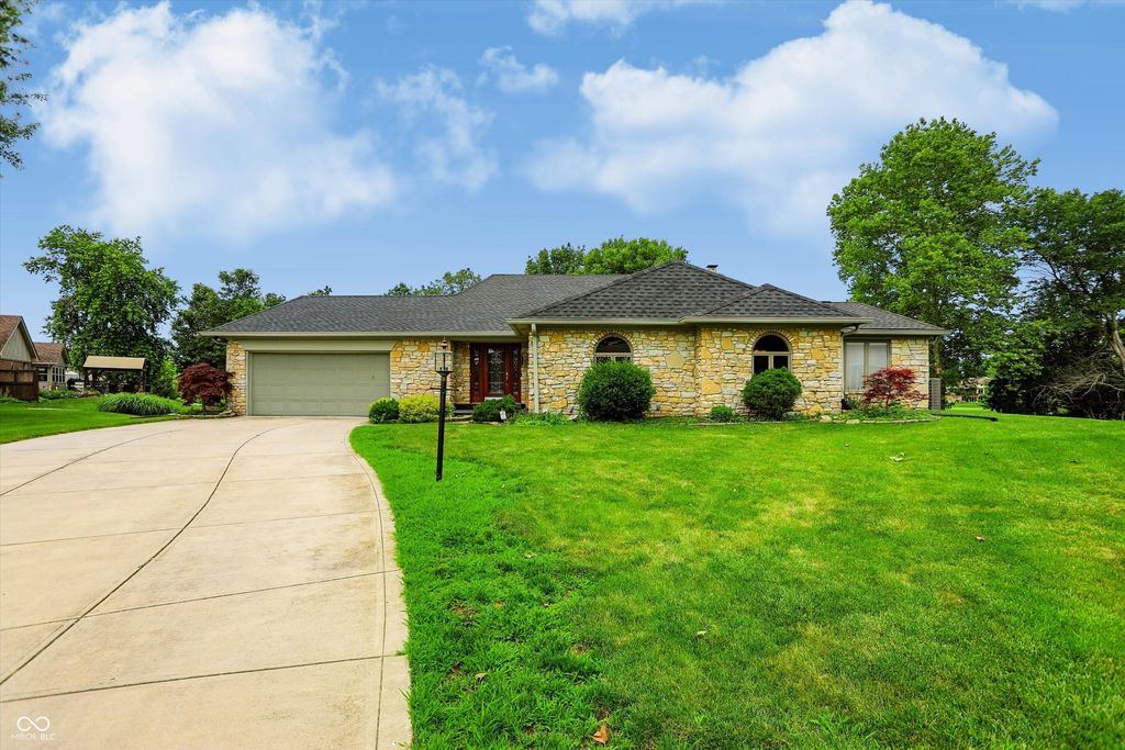 2088 Golfview Court, Greenwood, IN 46143