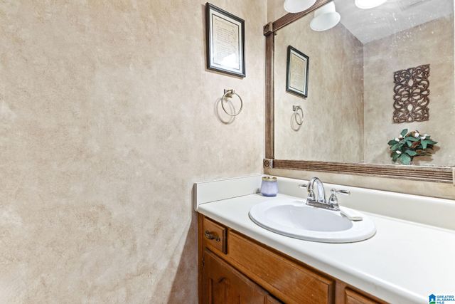 352 JAMESTOWN MANOR DRIVE, Gardendale, AL 35071