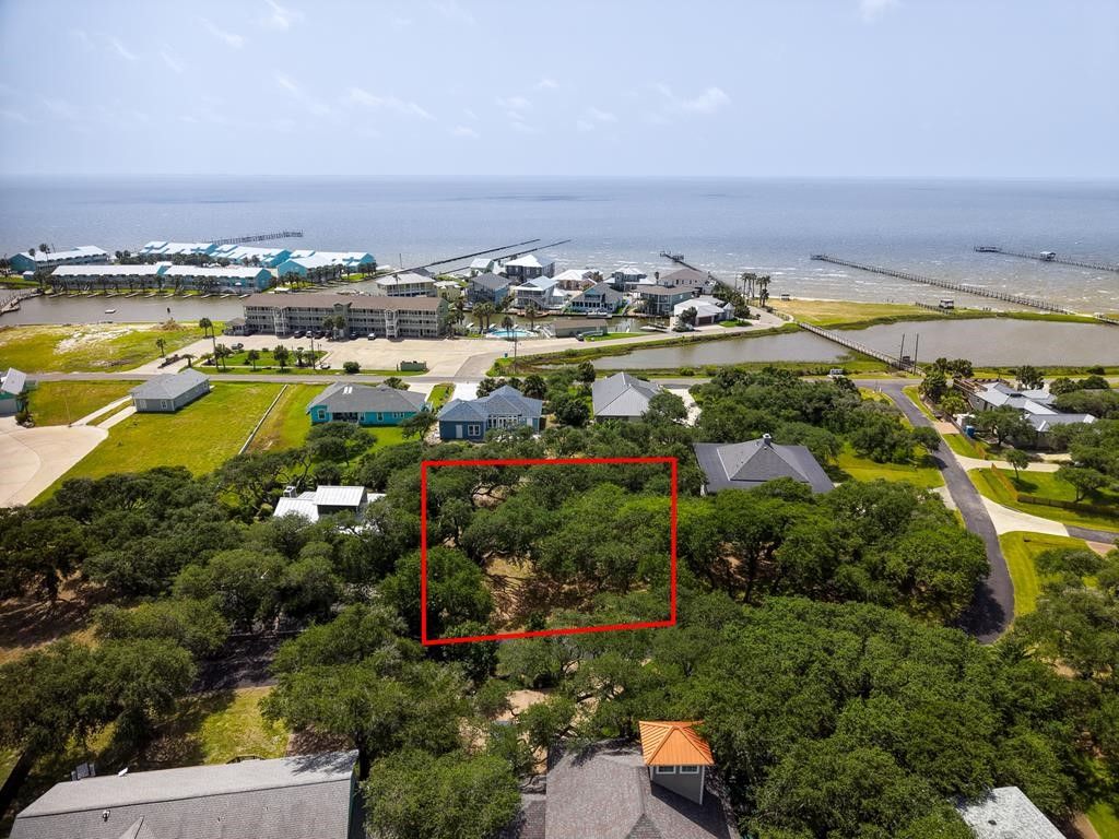 9 Bahama St, Rockport, TX 78382 — photo 3