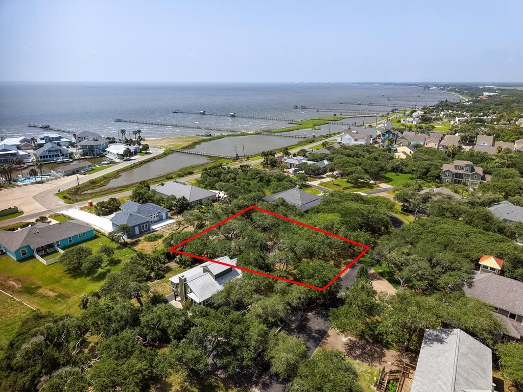 9 Bahama St, Rockport, TX 78382 — photo 4