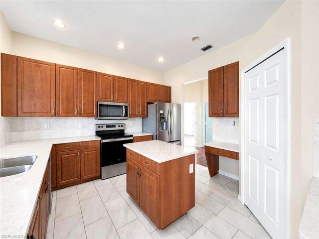 4775 8th ST NE, Naples, FL 34120
