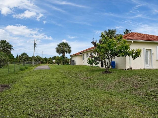 4775 8th ST NE, Naples, FL 34120