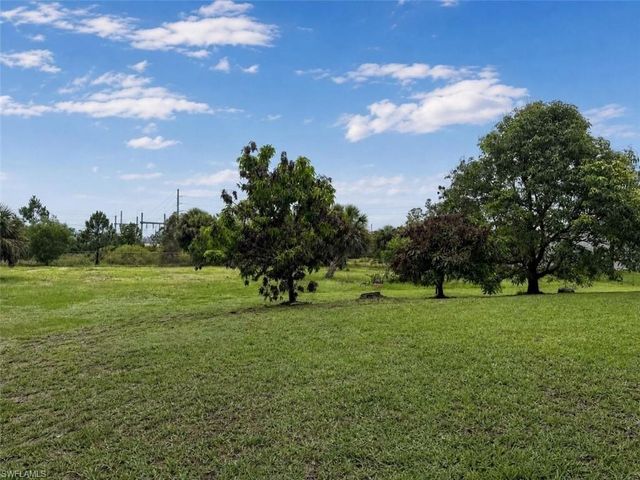 4775 8th ST NE, Naples, FL 34120