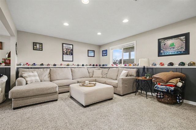 5338 Quest Drive, Grandville, MI 49418