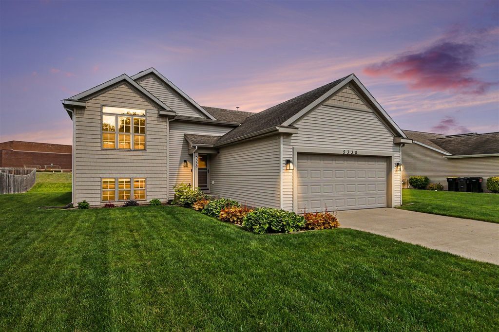 5338 Quest Drive, Grandville, MI 49418