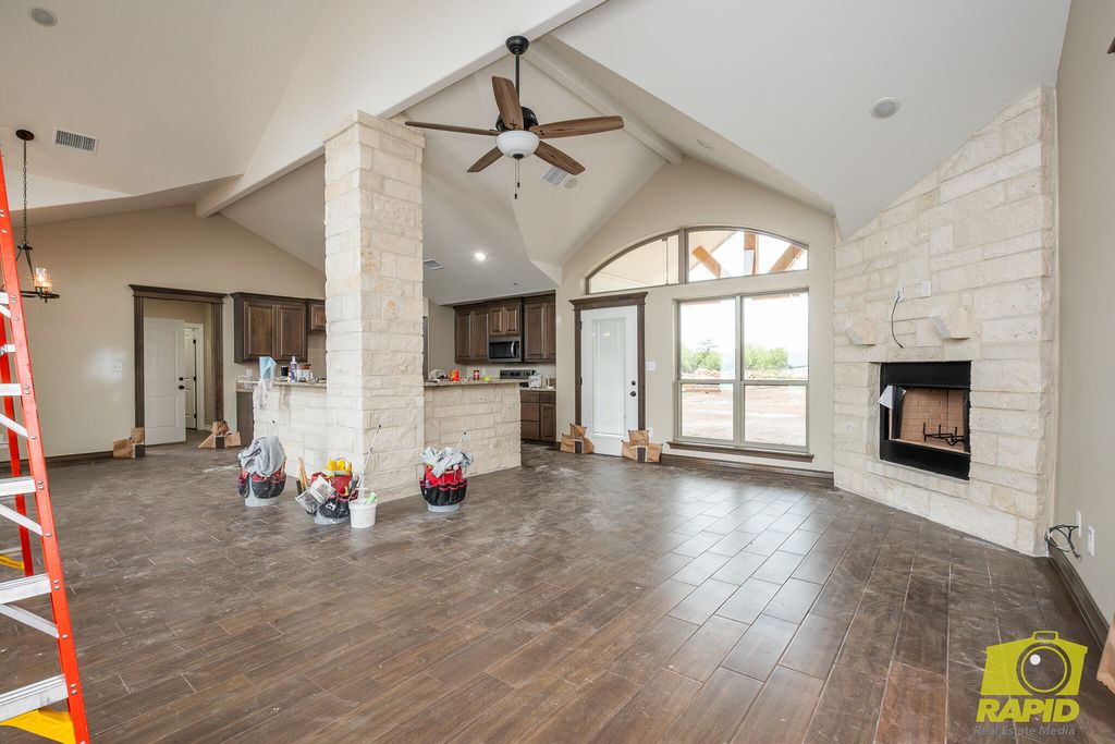 Image 7 of property listing at 4156 Wildebeest Way, San Angelo, TX 76901