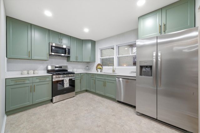 9248 N Maryland Street, Niles, IL 60714