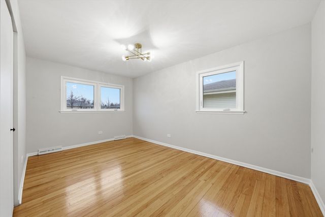 9248 N Maryland Street, Niles, IL 60714