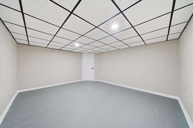 9248 N Maryland Street, Niles, IL 60714