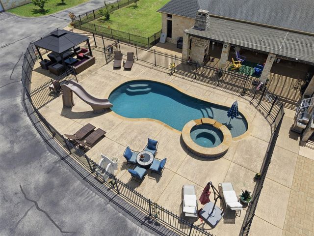 2936 FM 1704, Elgin, TX 78621