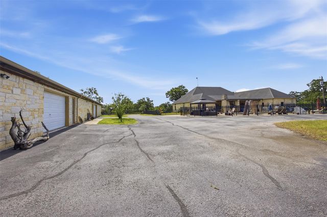 2936 FM 1704, Elgin, TX 78621