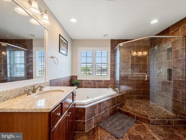 226 TAGGART DR, Winchester, VA 22602