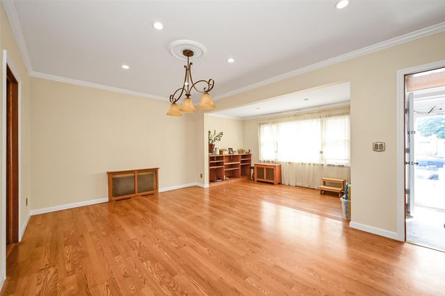 92-05 218th Place, Queens Village, NY 11428