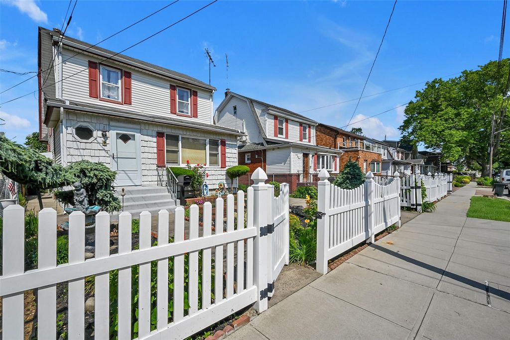 92-05 218th Place, Queens Village, NY 11428