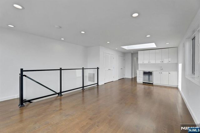 716 Undercliff Avenue 716, Edgewater, NJ 07020