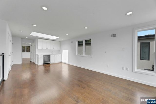 716 Undercliff Avenue 716, Edgewater, NJ 07020