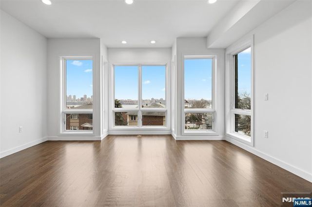 716 Undercliff Avenue 716, Edgewater, NJ 07020