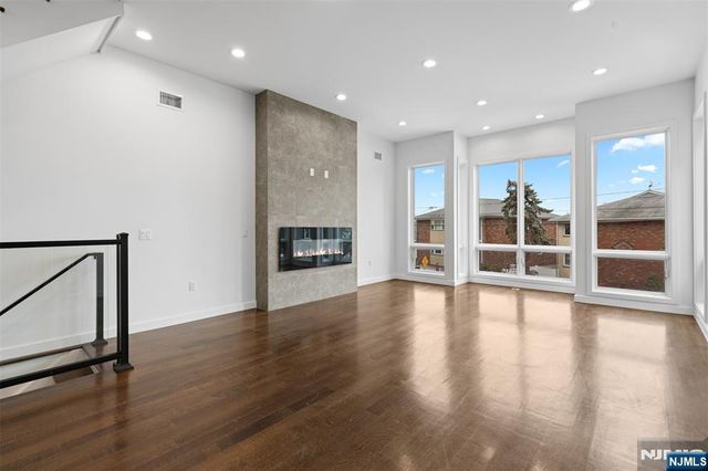 716 Undercliff Avenue 716, Edgewater, NJ 07020