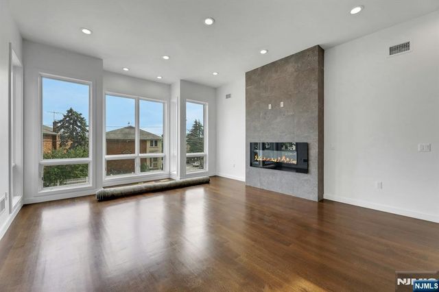 716 Undercliff Avenue 716, Edgewater, NJ 07020