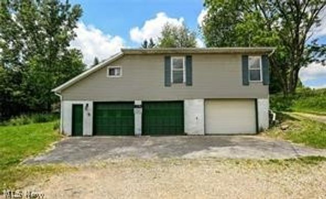 893 Norton Avenue, Barberton, OH 44203