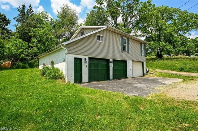 893 Norton Avenue, Barberton, OH 44203
