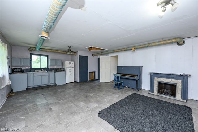 893 Norton Avenue, Barberton, OH 44203
