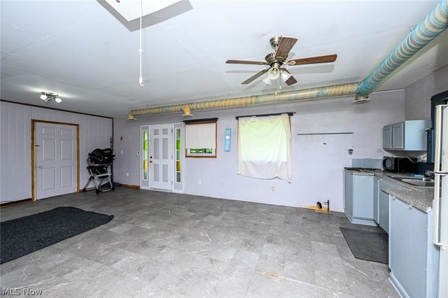 893 Norton Avenue, Barberton, OH 44203