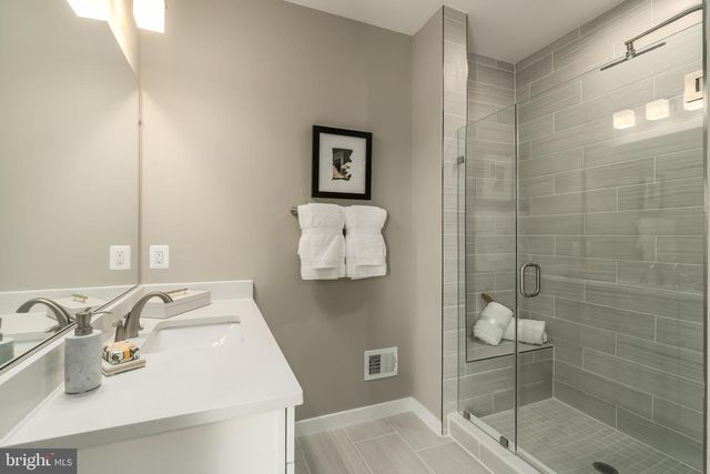 1057 INFERNO TER SE, Leesburg, VA 20175