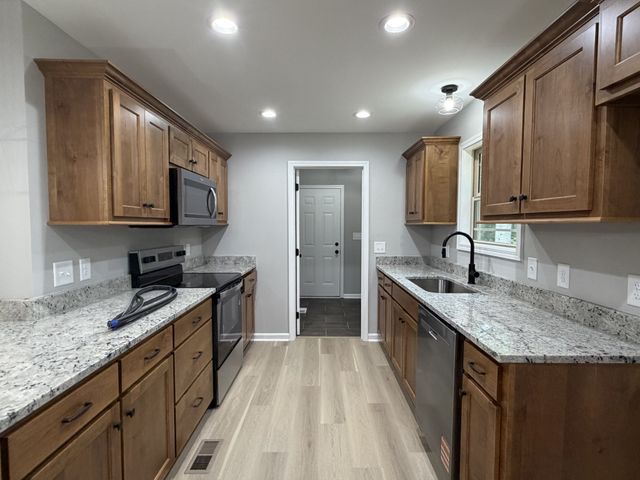614 Wanda Ln, Tullahoma, TN 37388