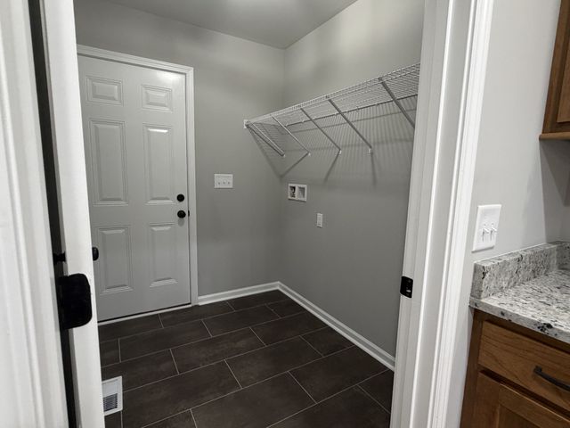 614 Wanda Ln, Tullahoma, TN 37388