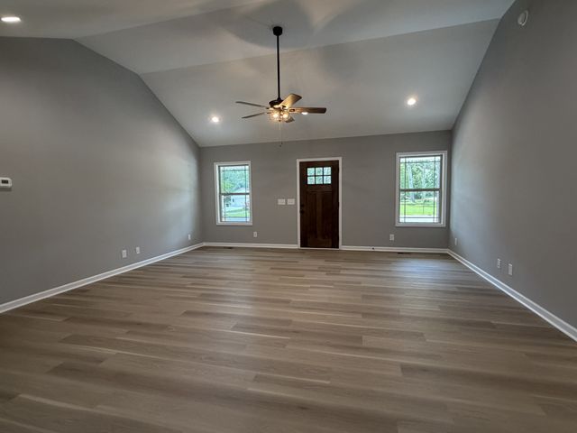 614 Wanda Ln, Tullahoma, TN 37388
