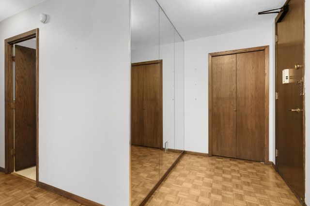 400 Groveland Avenue 413, Minneapolis, MN 55403