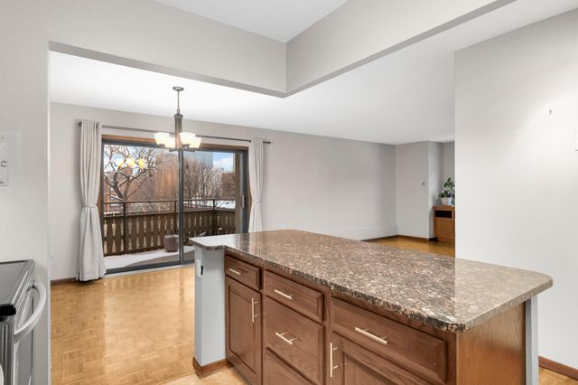 400 Groveland Avenue 413, Minneapolis, MN 55403