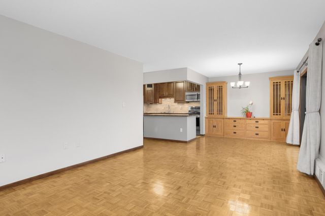 400 Groveland Avenue 413, Minneapolis, MN 55403