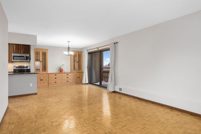 400 Groveland Avenue 413, Minneapolis, MN 55403